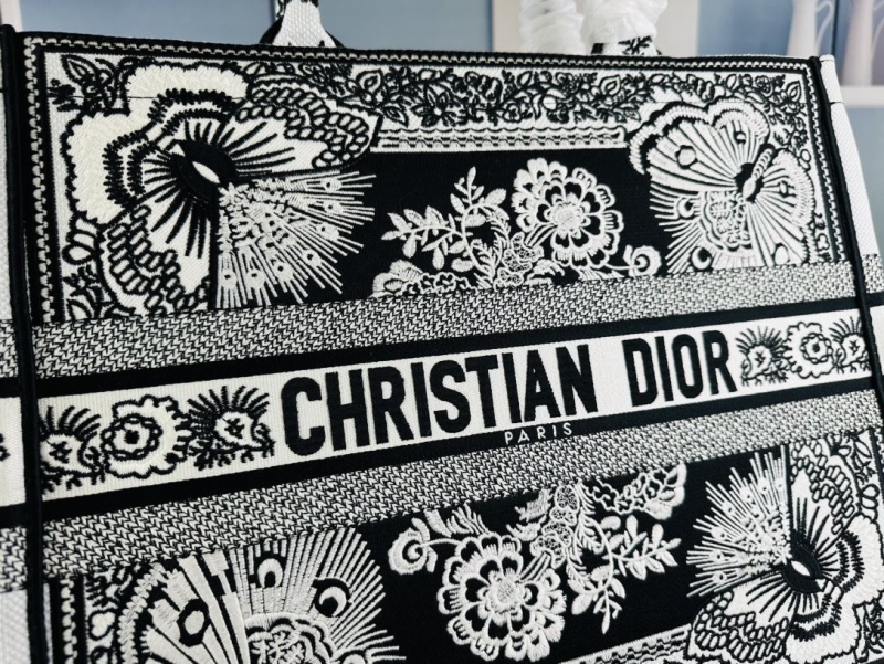 Dior Shopping Bags